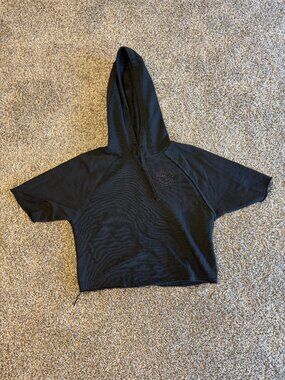 Gymshark Men's Legacy Short Sleeve Cropped Hoodie